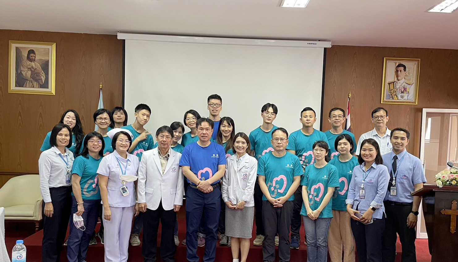 CHIA-YI Christian Hospital ร่วมกับโรงพยาบาลแมคคอร์มิค ให้บริการหน่วยแพทย์สาธารณสุขเคลื่อนที่